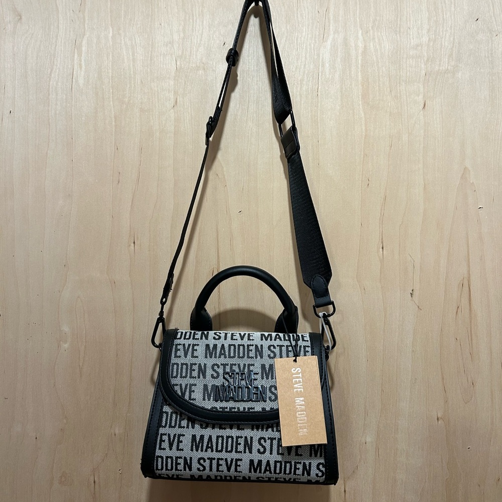 Steve Madden Black and White Women’s Messenger Bag NWT